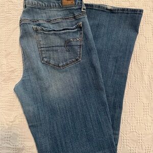 American Eagle Outfitters Light Blue Straight  Jeans 98% Cotton